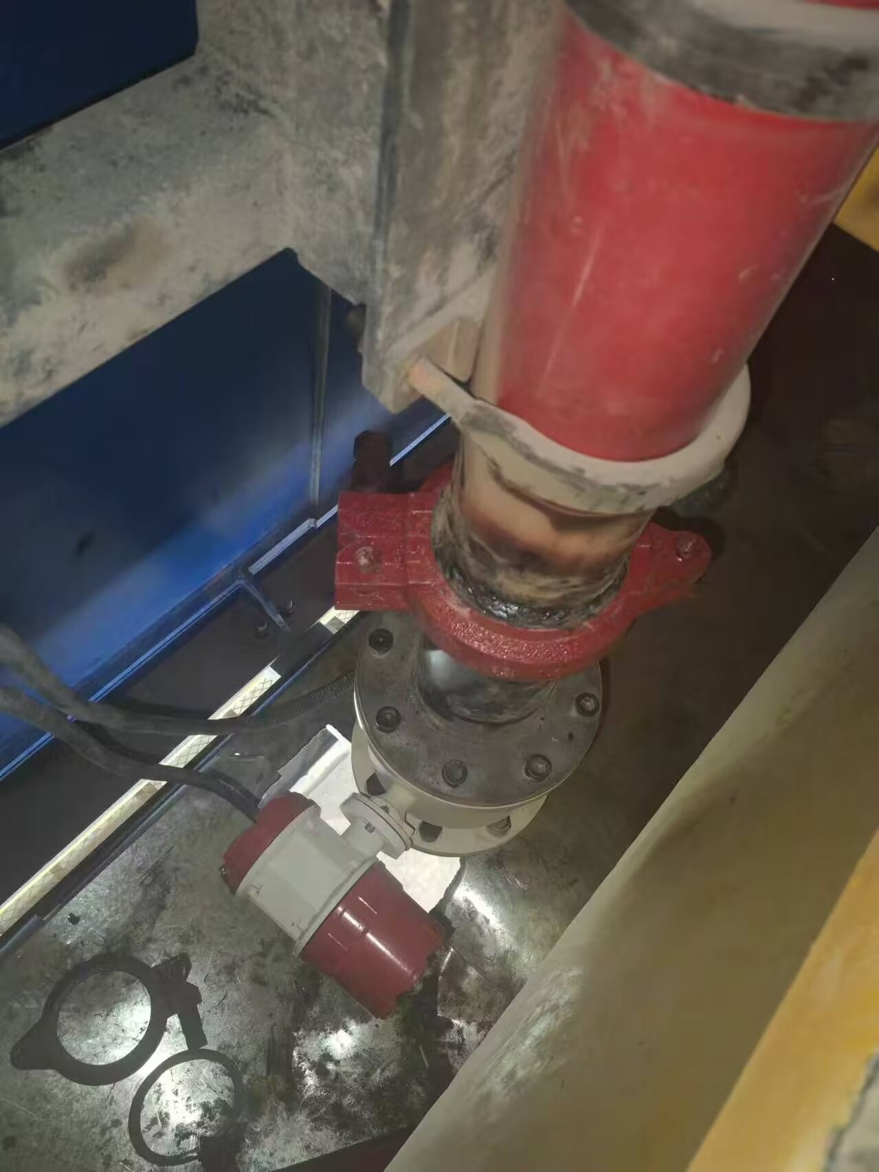 搅拌拖泵,搅拌天泵,车载搅拌泵,混凝土湿喷机,臂架泵,混凝土输送泵